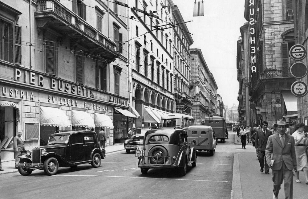 Via del Tritone a Roma – fotografia di Roma, Mondadori Portfolio/Ivo Meldolesi - Bridgeman Images