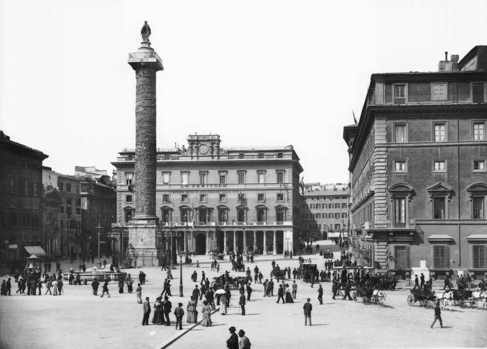 Vista d'epoca di Piazza Colonna a Roma – fotografia di Roma, Alinari Archives, Florence - Bridgeman Images